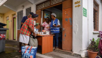 Vie chère en Martinique : des policiers blessés lors d’affrontements avec des manifestants