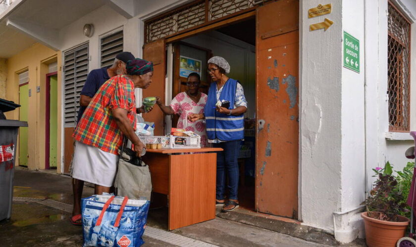 Vie chère en Martinique : des policiers blessés lors d’affrontements avec des manifestants