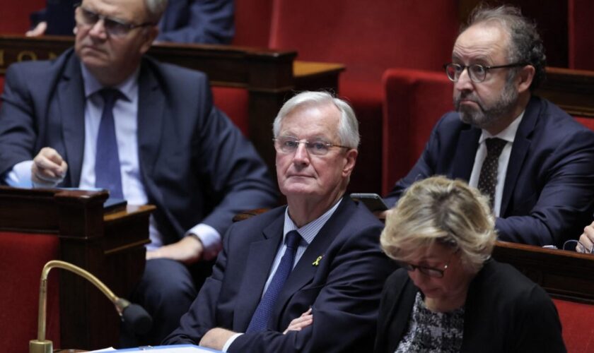 Michel Barnier résiste à sa première motion de censure, largement rejetée par l’Assemblée nationale