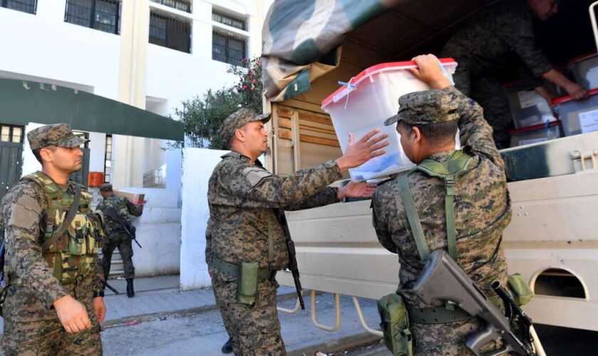 En Tunisie, l’armée se révèle un soutien de taille pour Kaïs Saïed