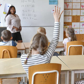 Fini de jouer ? La Suède veut serrer la vis à l’école