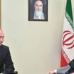 Le président russe Vladimir Poutine et le guide suprême d'Iran, l'ayatollah Khamenei à Téhéran, le 23 novembre 2015