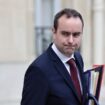 Le ministre français des Armées Sébastien Lecornu à la sortie de l'Elysée, le 6 mars 2024 à Paris