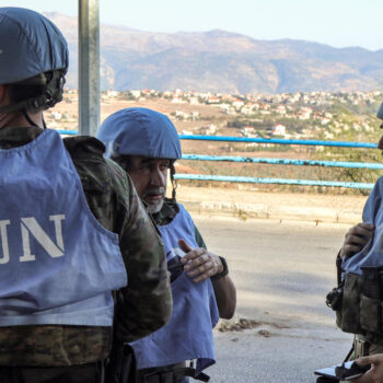 Israël accusé par l’ONU de cibler ses casques bleus au Liban, nouveau tollé international