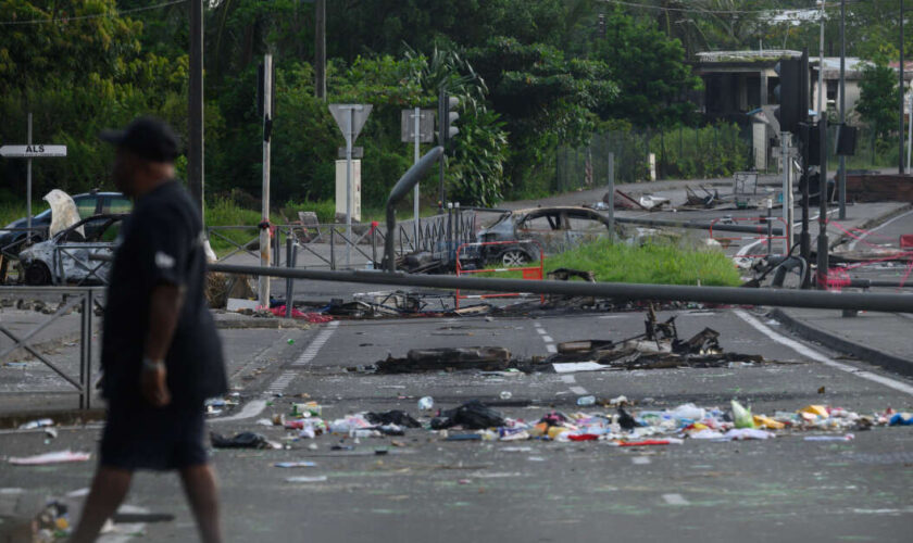 En Martinique, les manifestations contre la vie chère tournent à la violence