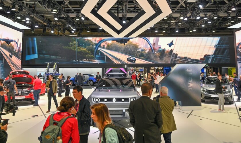 PARIS, FRANCE -  OCTOBER 17: General view of the Mondial de l'Automobile (Paris Motor Show) at the Porte de Versailles Exhibition Center in Paris, France on October 17, 2022. Mustafa Yalcin / Anadolu Agency (Photo by MUSTAFA YALCIN / ANADOLU AGENCY / Anadolu via AFP)