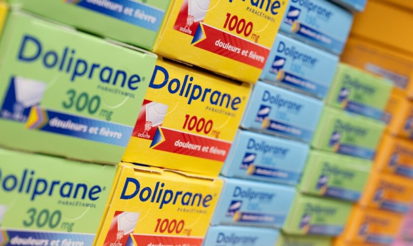 Des boîtes de Doliprane en vente dans une pharmacie en France, le 23 octobre 2023