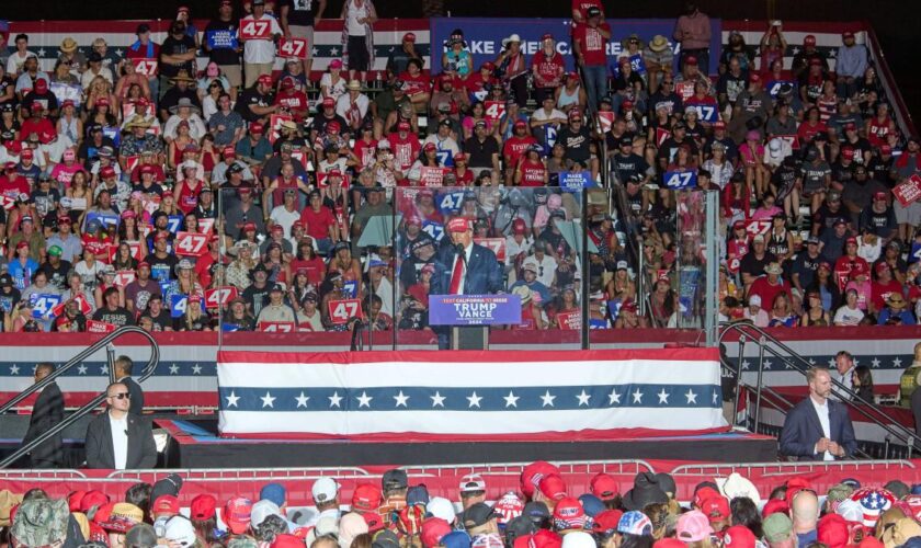 Bewaffneter Mann im Vorfeld von Trumps Wahlkampfauftritt festgenommen