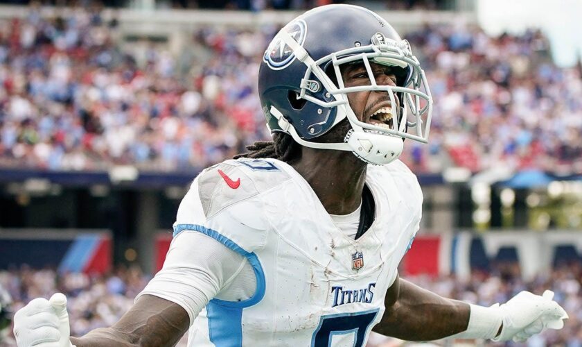 Titans' Calvin Ridley demands more targets early in game as frustration boils over