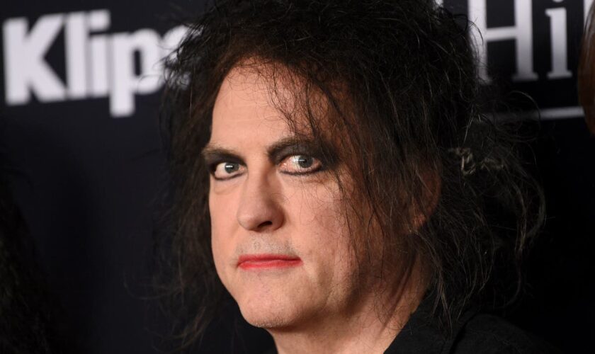 The Cure’s Robert Smith blasts artists who blame ticketing sites for high prices: ‘Stupid or lying’