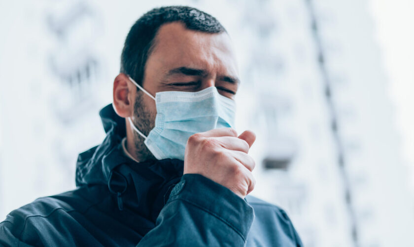 Covid-19 : moins d’un Français sur deux respecte les gestes barrières en cas de symptômes