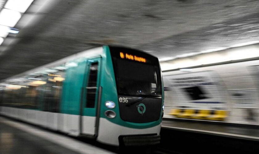 L’homme qui portait un maillot «anti-juif» dans le métro parisien sera jugé le 12 décembre