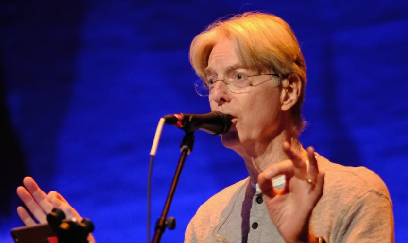 Phil Lesh death: Grateful Dead founding member dies at 84