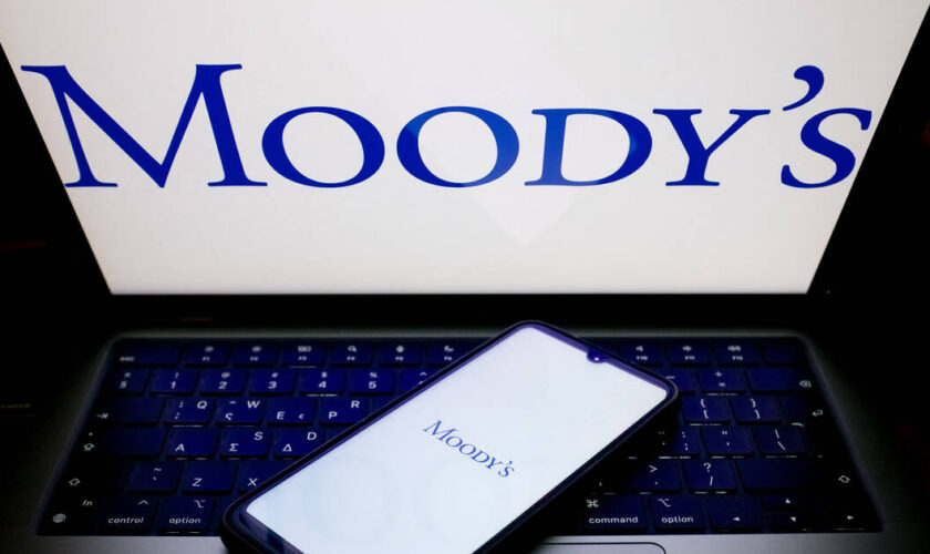 Après Fitch, Moody’s met la note de la France sous perspective négative