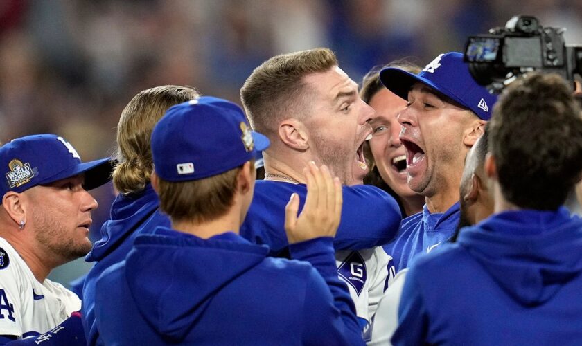 Freddie Freeman's walk-off grand slam gives Dodgers Game 1 World Series win vs. Yankees