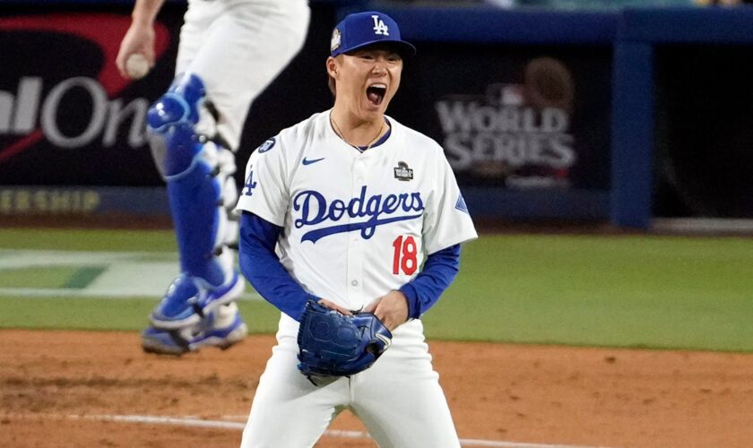 Dodgers' Yoshinobu Yamamoto stymies Yankees in World Series Game 2 win as Shohei Ohtani injury casts shadow