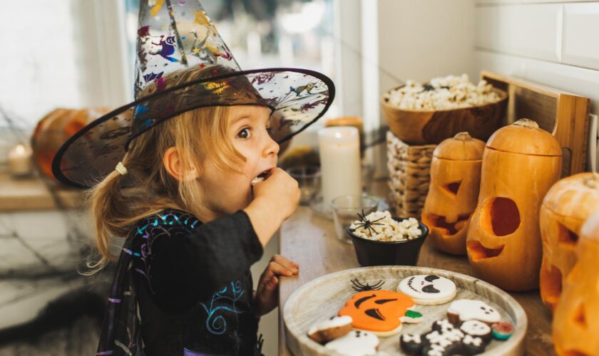 Pour Halloween, voici 5 recettes ludiques à cuisiner avec vos enfants pour un moment délicieux et terrifiant