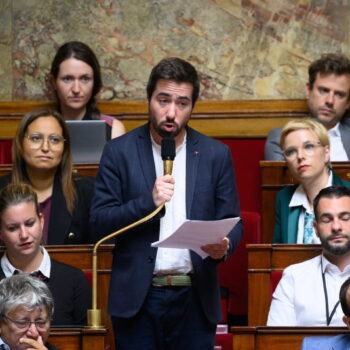 Un député LFI accro à la 3-MMC : quelle est cette drogue présentée comme la "nouvelle cocaïne" ?