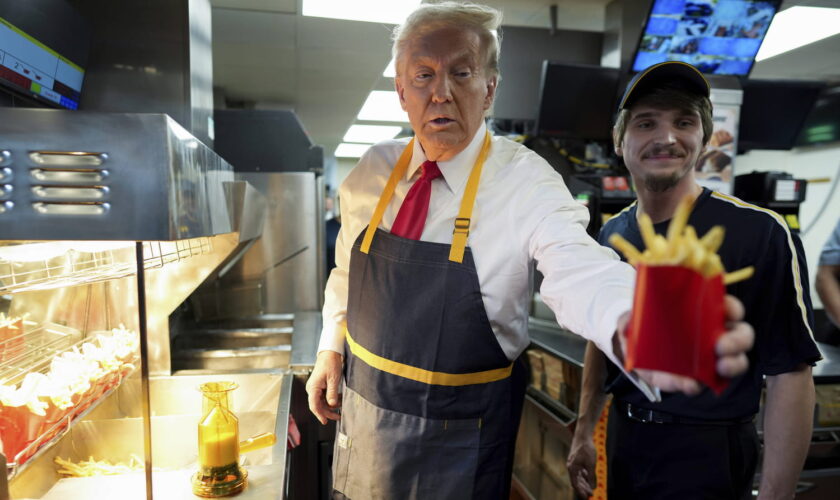 "C'est Trump qui régale" chez McDonald's, pourquoi l'ex-président se moque de Kamala Harris