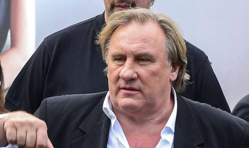 Procès de Gérard Depardieu : "il est extrêmement affecté", l'audience renvoyée en mars