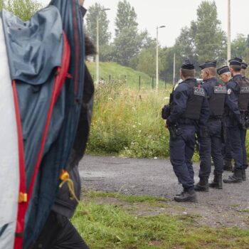 Human Rights Observers dénonce le «harcèlement» des exilés à Calais et Dunkerque de la part de l’Etat