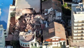 Hotel building collapses - people feared trapped