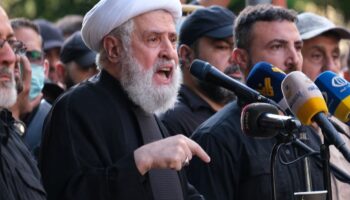 Naïm Qassem s'exprime lors des funérailles d'un dirigeant du Hezbollah, Ibrahim Aqil, à Beyrouth, au Liban, le 22 septembre 2024.