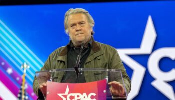 Steve Bannon, l’ex-conseiller populiste de Donald Trump, a été libéré de prison