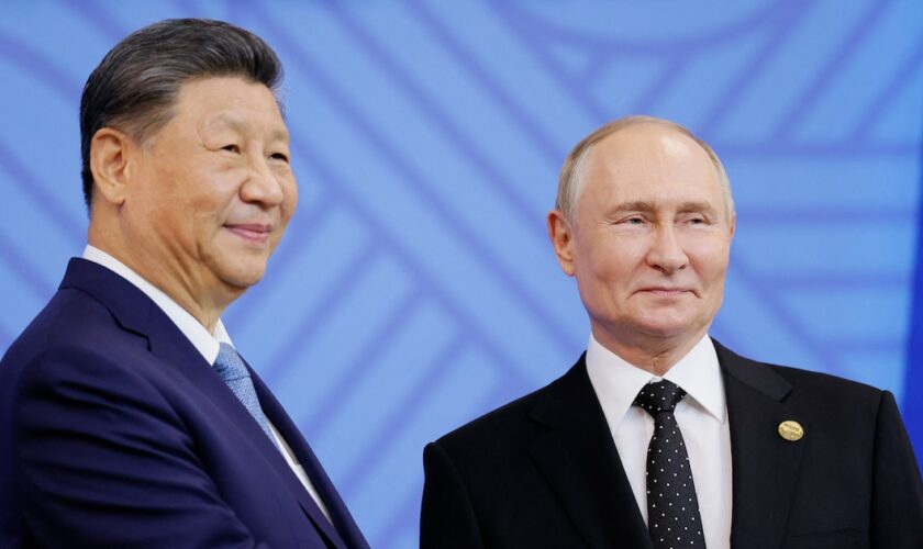 Le président russe Vladimir Poutine et son homologue chinois Xi Jinping, lors du sommet des Brics organisé à Kazan, le 23 octobre 2024.