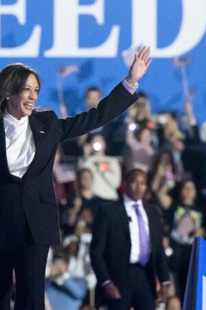 La vice-présidente des États-Unis et candidate démocrate à l'élection présidentielle Kamala Harris arrive à Washington, le 29 octobre 2024