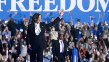 La vice-présidente des États-Unis et candidate démocrate à l'élection présidentielle Kamala Harris arrive à Washington, le 29 octobre 2024