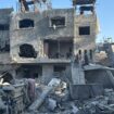 Destructions après des bombardements israéliens à Beit Lahia, dans le nord de la bande de Gaza, le 27 octobre 2024