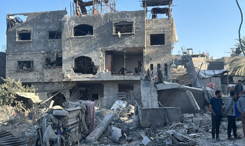 Destructions après des bombardements israéliens à Beit Lahia, dans le nord de la bande de Gaza, le 27 octobre 2024