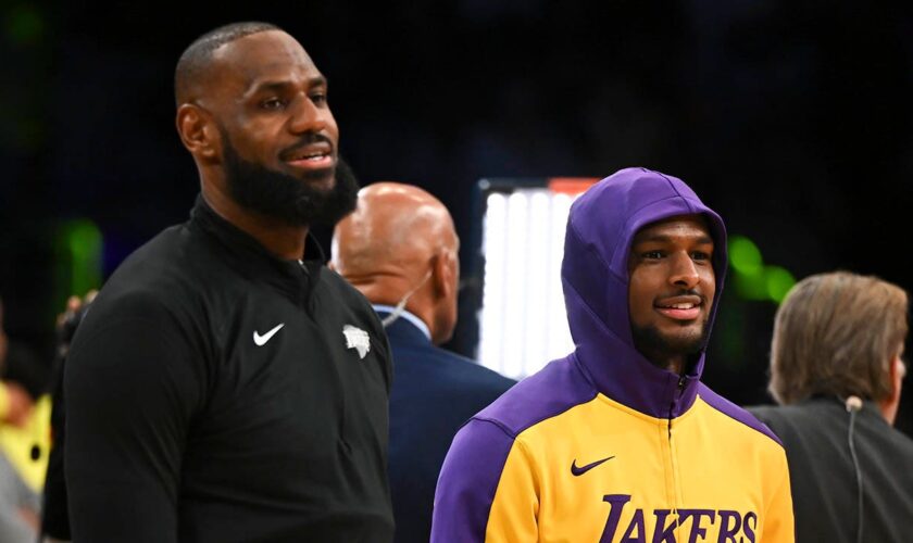 LeBron James, Bronny James expected to play together in Cleveland homecoming