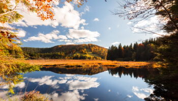 Cet endroit en France a des airs de Canada, il offre un paysage à couper le souffle