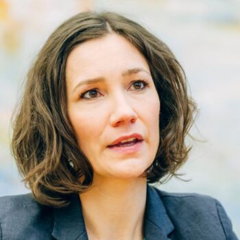 Frühere Familienministerin Spiegel tritt neuen Job an