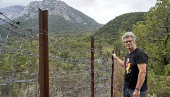 Acoso al ecologista al que intentaron hundir con 47 gramos de coca: "Llegué a mi casa con grilletes y siete guardias civiles"