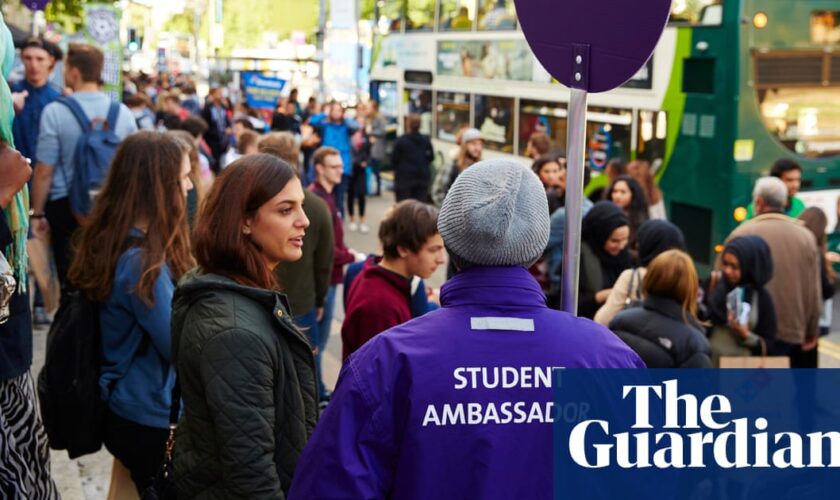 Alarm at first fall in disadvantaged students in England reaching university