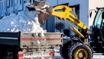 Wegen der schwachen Nachfrage nach Baumaschinen streicht Komatsu in Hannover mehr als 200 Stellen. (Archivbild) Foto: Hauke-Chri