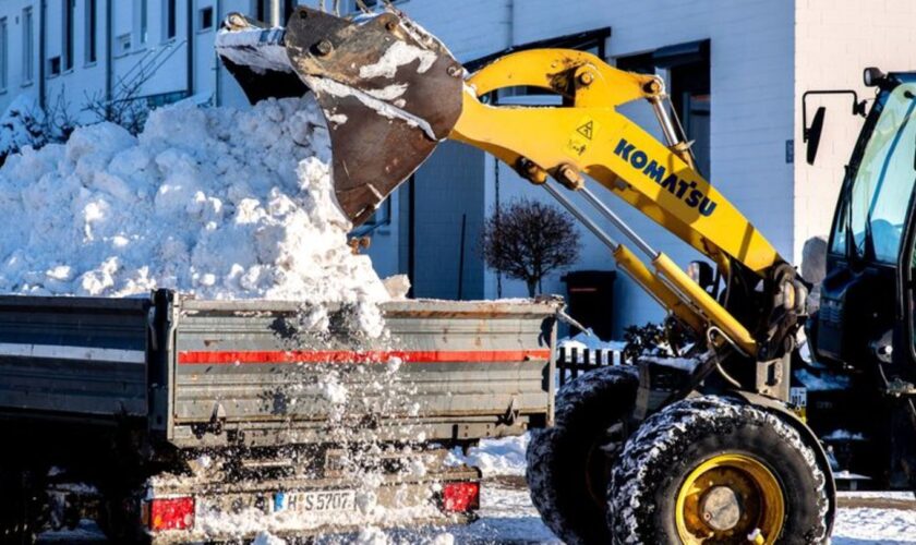 Wegen der schwachen Nachfrage nach Baumaschinen streicht Komatsu in Hannover mehr als 200 Stellen. (Archivbild) Foto: Hauke-Chri