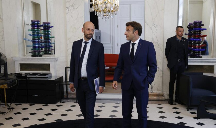 Autour d’Emmanuel Macron, le retour du carré des macronistes historiques