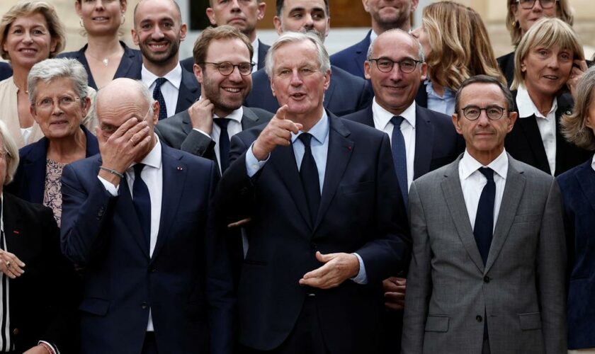 Barnier coache ses ministres, Glucksmann snobe Faure... Les indiscrets du Figaro