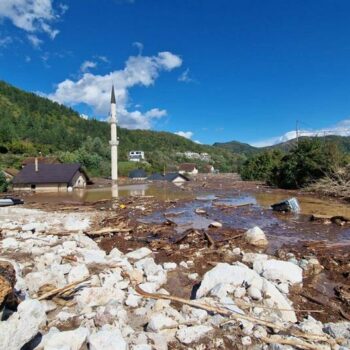 Bosnia: Death toll mounts after flooding and landslides