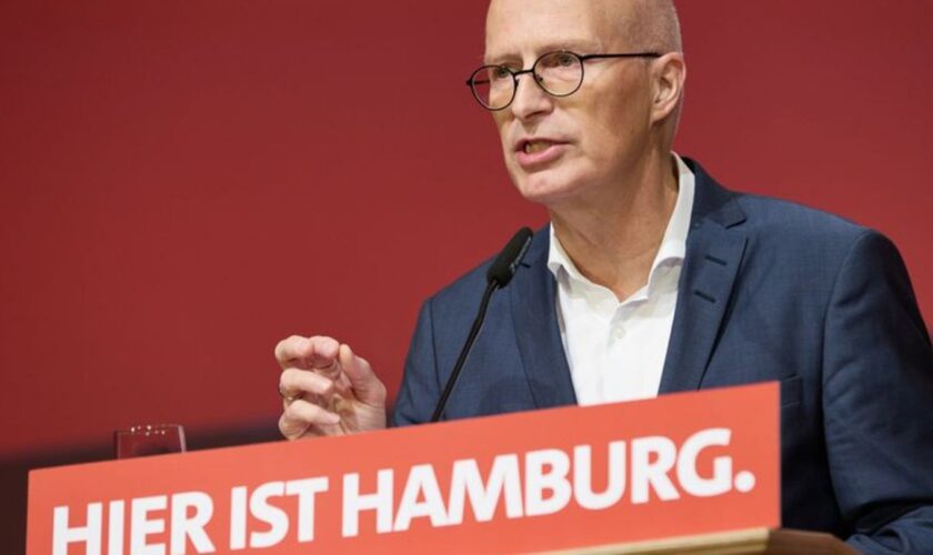 Hamburgs Bürgermeister Peter Tschentscher ist mit 97,3 Prozent der Stimmen zum Spitzenkandidat der SPD Hamburg gewählt worden. F