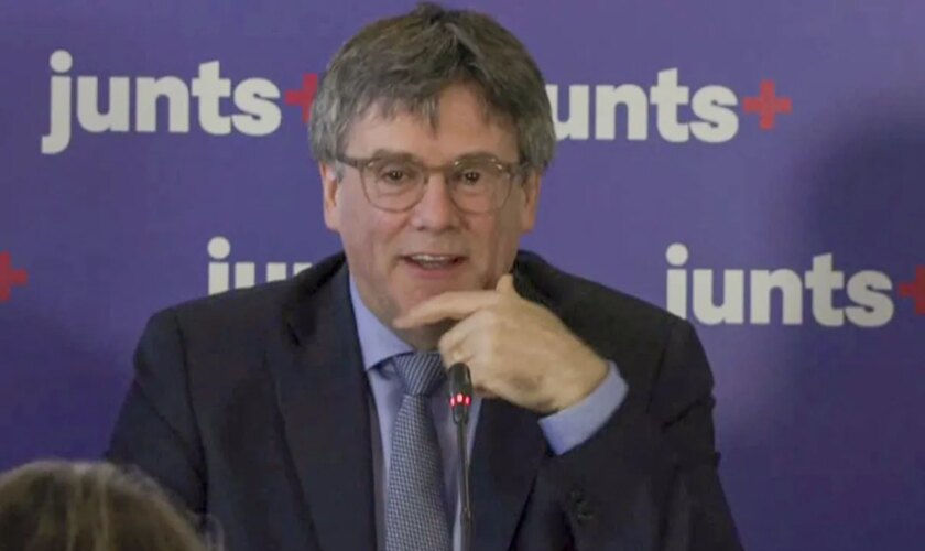 Carles Puigdemont aprovecha el abucheo a Salvador Illa en el Concurso de Castells de Tarragona: "No esperes aplausos del pueblo si no conoces la Cataluña real"