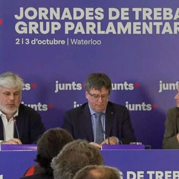 Carles Puigdemont deja a Cataluña sin jefe de la oposición por primera vez en 20 años