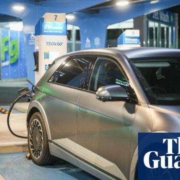 Carmakers ramp up pressure on chancellor for EV sales subsidies