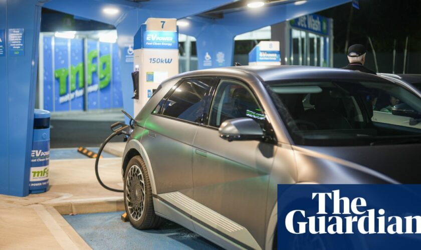 Carmakers ramp up pressure on chancellor for EV sales subsidies