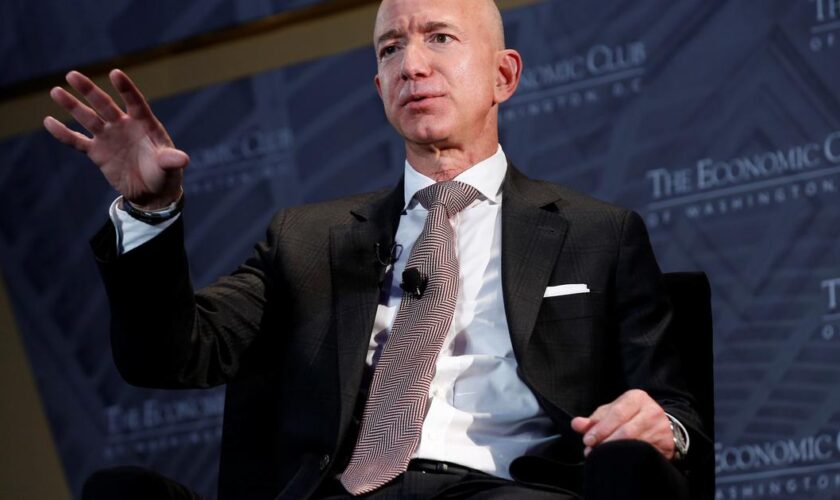 «C’est de la pure lâcheté»: Jeff Bezos soupçonné d’avoir empêché le «Washington Post» de soutenir Kamala Harris