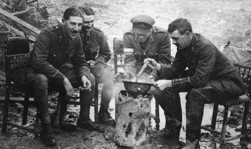 Croquettes d'orties, salade d'épluchures, soupe à l'os… Le menu antigaspi de la Première Guerre mondiale